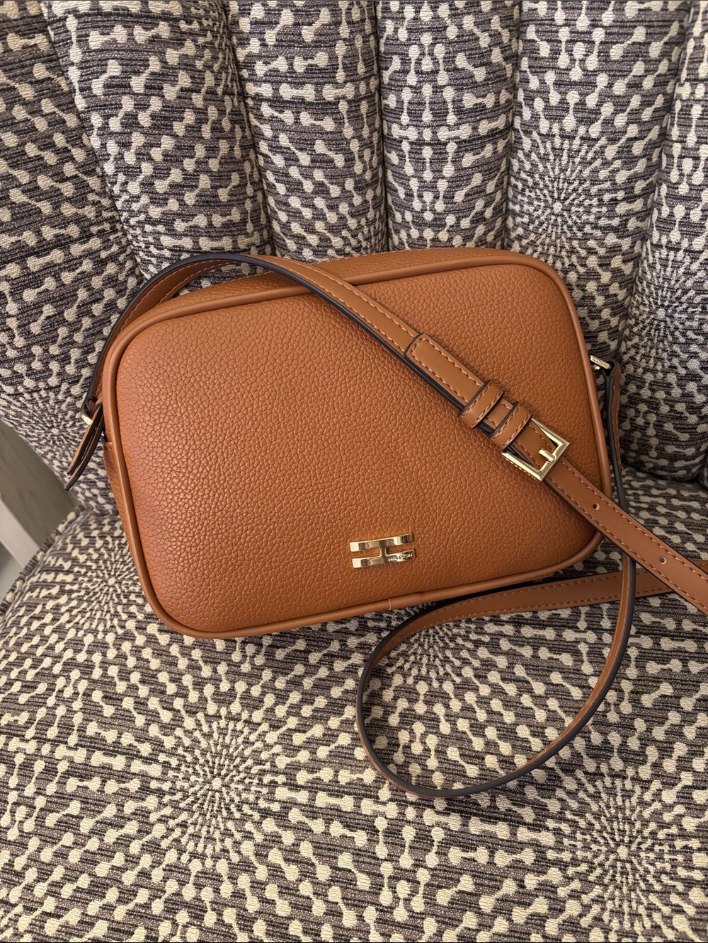 Halston Clara Tan Pebble Camera Bag Crossbody Like New